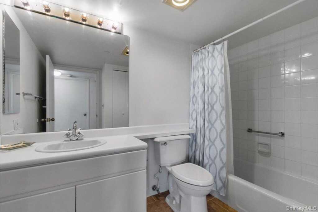 10 Stewart Place, Unit #8 CE, White Plains, NY 10603 - Photo 7 of 11