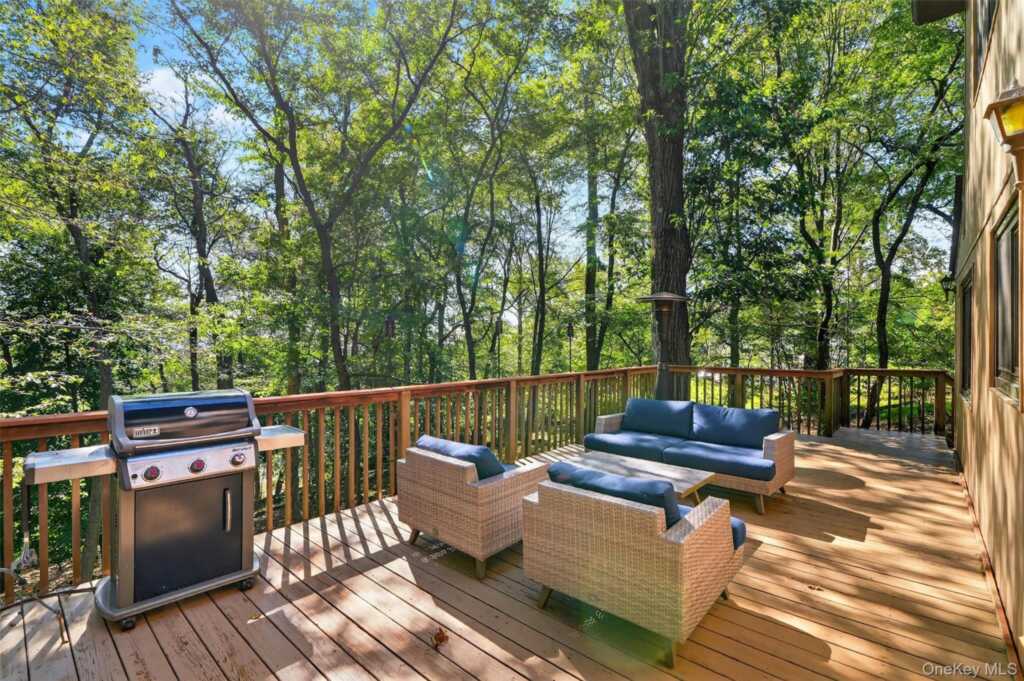 127 Bellows Lane, New City, NY 10956 - Photo 35 of 43