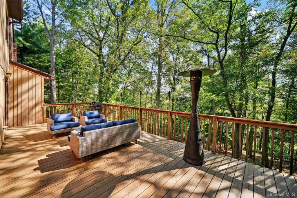 127 Bellows Lane, New City, NY 10956 - Photo 38 of 43
