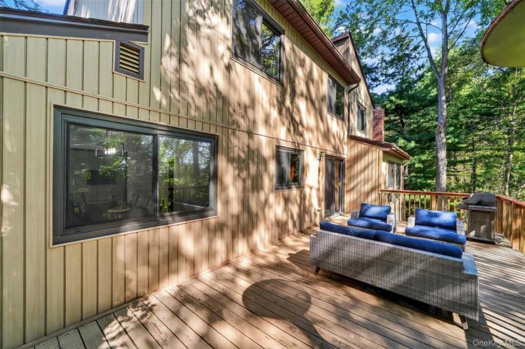 127 Bellows Lane, New City, NY 10956 - Photo 39 of 43