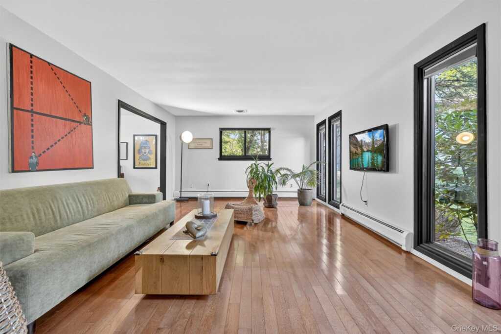 127 Bellows Lane, New City, NY 10956 - Photo 5 of 43