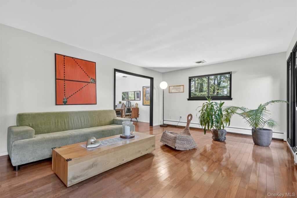127 Bellows Lane, New City, NY 10956 - Photo 6 of 43