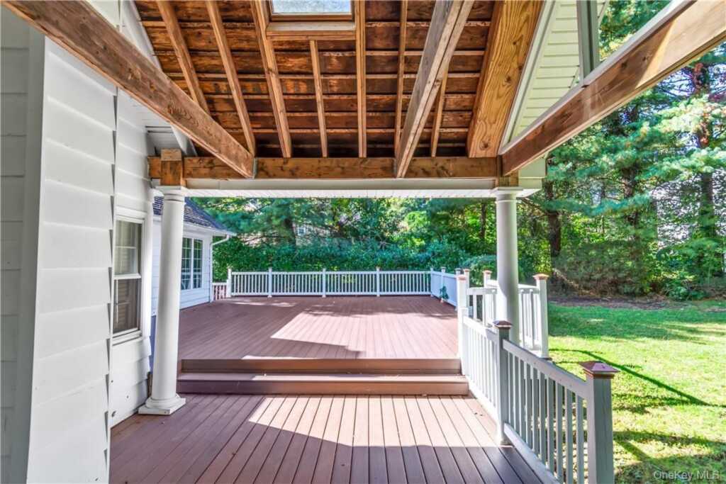 1058 Wilmot Road, New Rochelle, NY 10583 - Photo 2 of 19