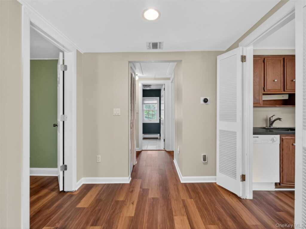 519 Haverstraw Road, Suffern, NY 10901 - Photo 31 of 48