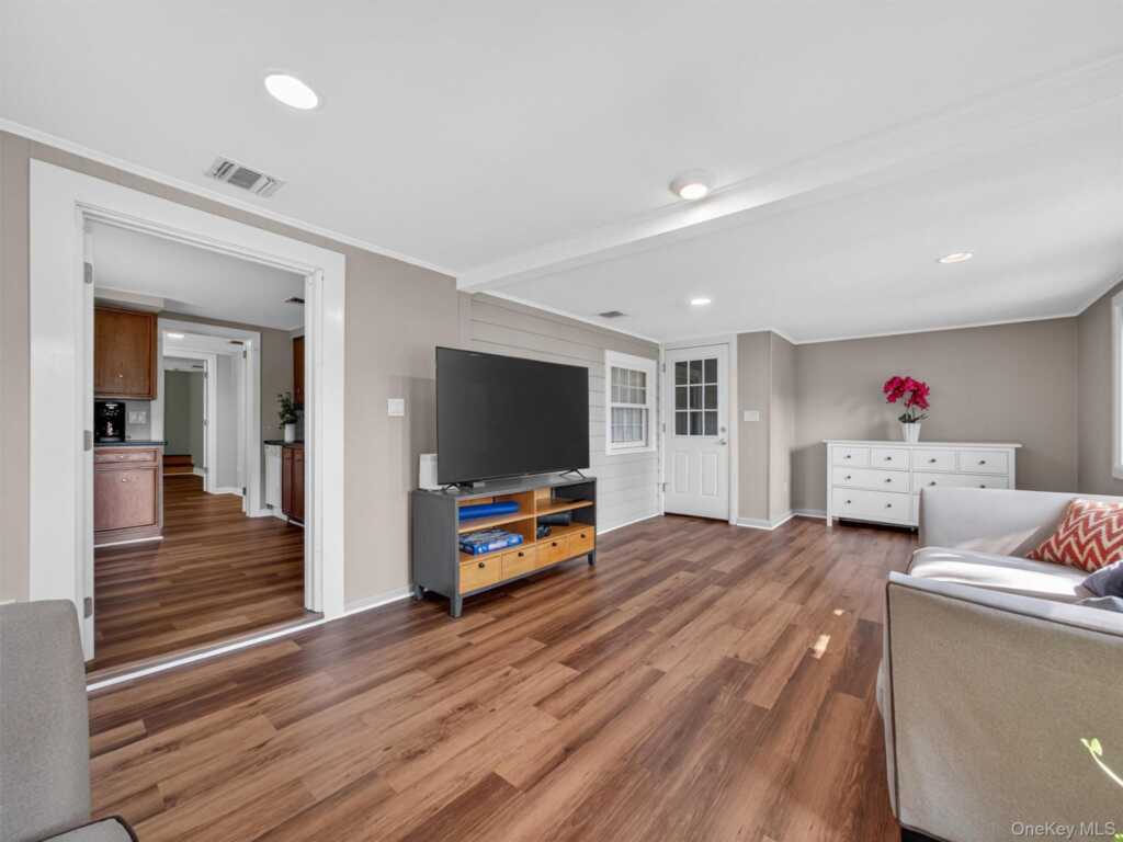519 Haverstraw Road, Suffern, NY 10901 - Photo 35 of 48