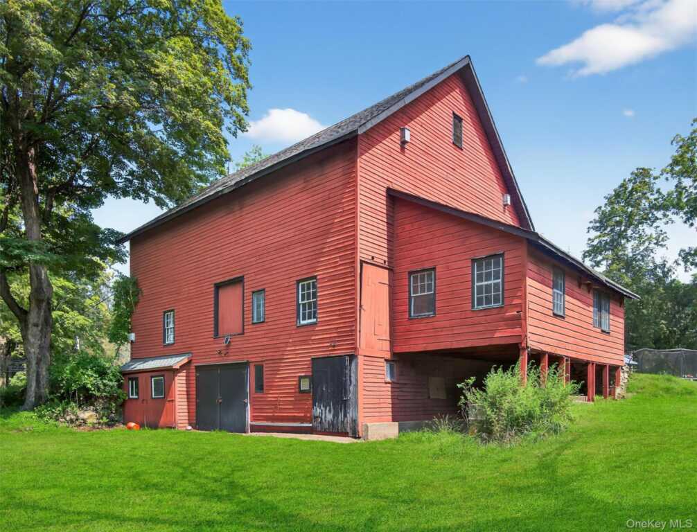 519 Haverstraw Road, Suffern, NY 10901 - Photo 38 of 48