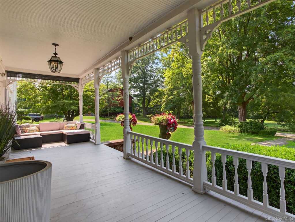 519 Haverstraw Road, Suffern, NY 10901 - Photo 4 of 48