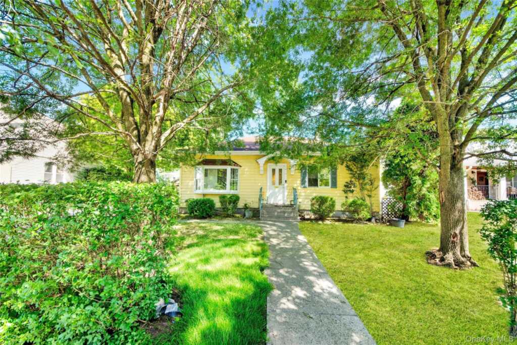 24 Gedney Terrace, White Plains, NY 10605