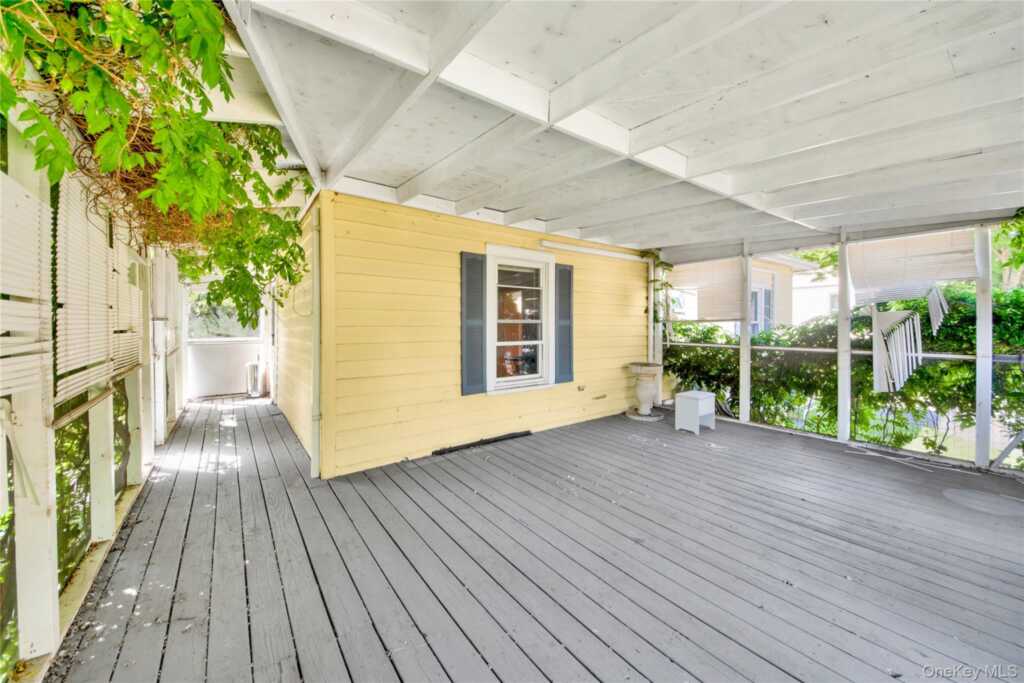 24 Gedney Terrace, White Plains, NY 10605 - Photo 4 of 20