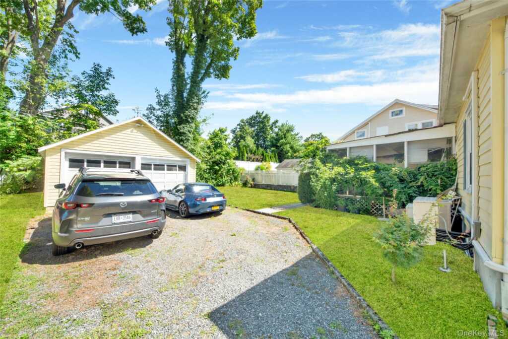 24 Gedney Terrace, White Plains, NY 10605 - Photo 7 of 20