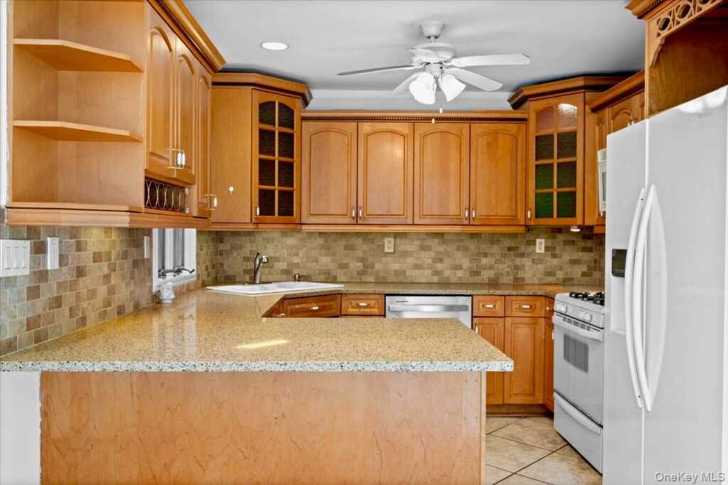 74 Oldert Drive, Pearl River, NY 10965 - Photo 13 of 27