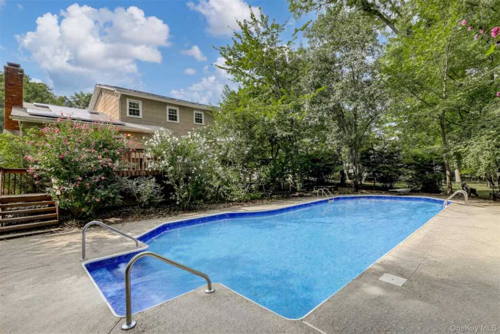 40 Ruth Drive, New City, NY 10956 - Photo 3 of 24