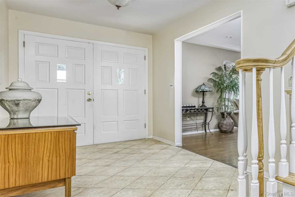 40 Ruth Drive, New City, NY 10956 - Photo 4 of 24