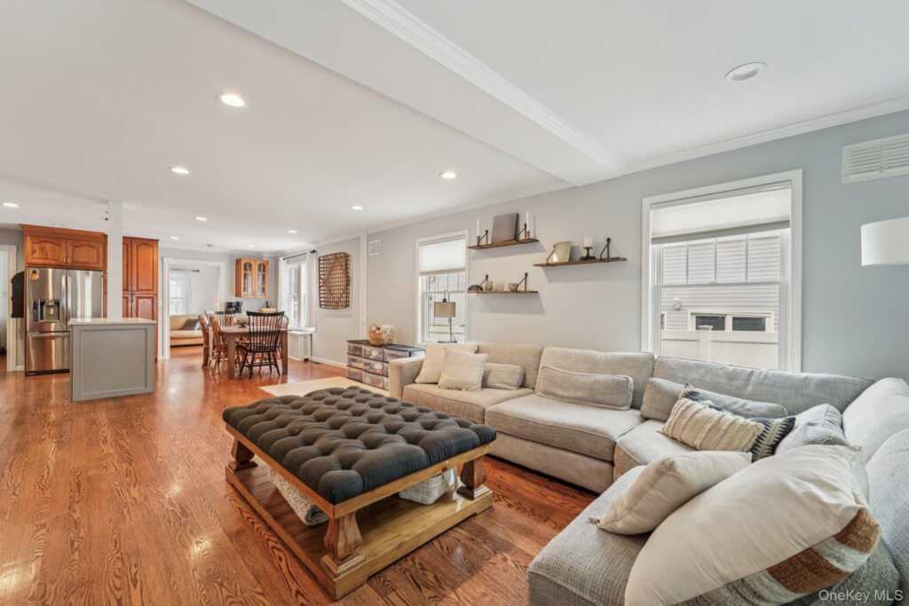74 Lincoln Avenue, Pearl River, NY 10965 - Photo 12 of 50