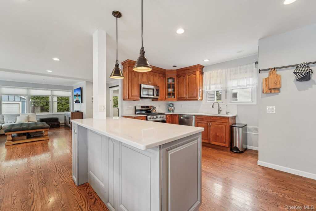 74 Lincoln Avenue, Pearl River, NY 10965 - Photo 16 of 50