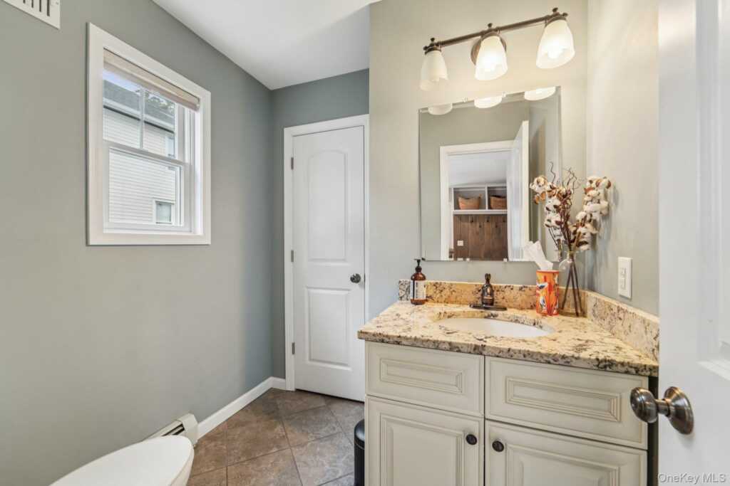 74 Lincoln Avenue, Pearl River, NY 10965 - Photo 19 of 50