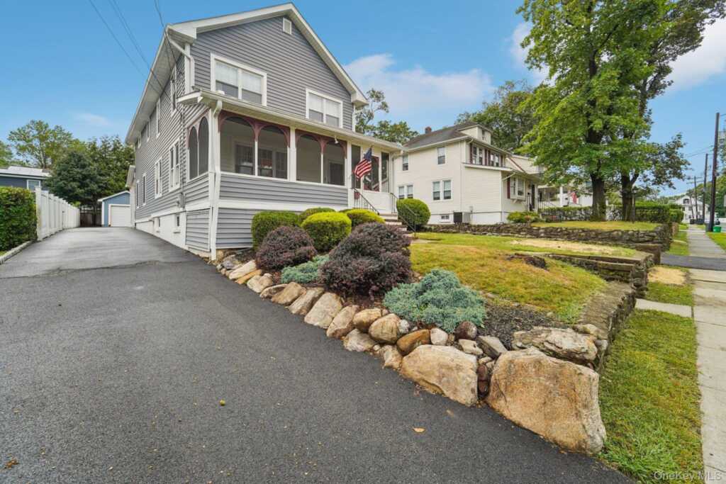 74 Lincoln Avenue, Pearl River, NY 10965 - Photo 3 of 50