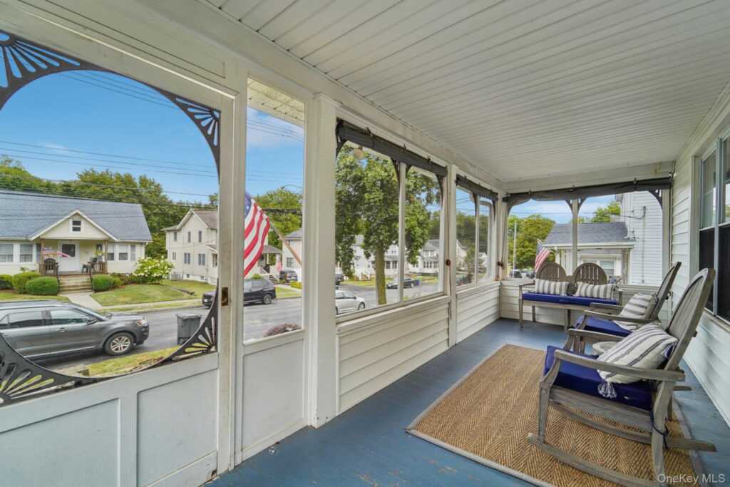 74 Lincoln Avenue, Pearl River, NY 10965 - Photo 4 of 50
