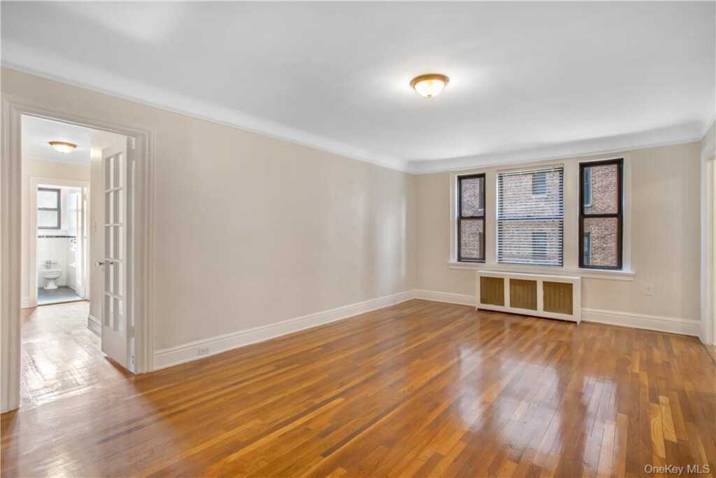 234 Martine Avenue, Unit #4J, White Plains, NY 10601 - Photo 2 of 21