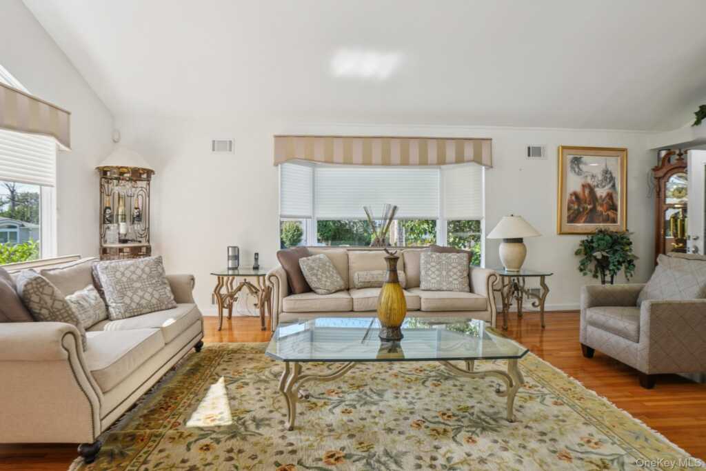 34 Kensington Oval, New Rochelle, NY 10805 - Photo 14 of 48