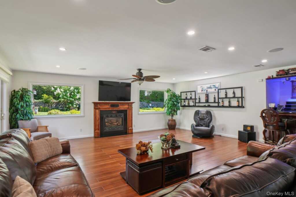 34 Kensington Oval, New Rochelle, NY 10805 - Photo 17 of 48
