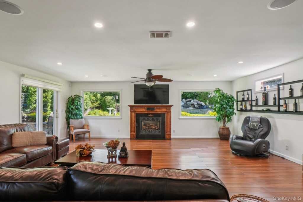 34 Kensington Oval, New Rochelle, NY 10805 - Photo 22 of 48