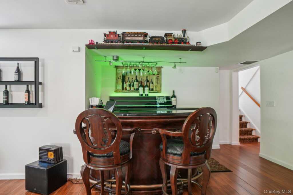 34 Kensington Oval, New Rochelle, NY 10805 - Photo 23 of 48