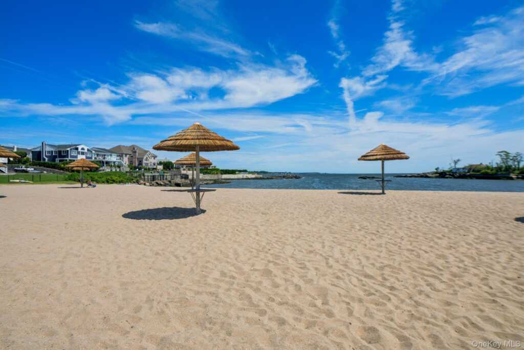 34 Kensington Oval, New Rochelle, NY 10805 - Photo 25 of 48