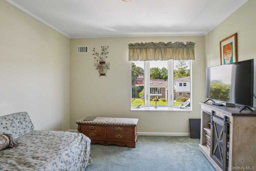 34 Kensington Oval, New Rochelle, NY 10805 - Photo 31 of 48