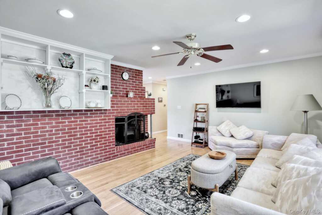 96 Collyer Avenue, New City, NY 10956 - Photo 14 of 38
