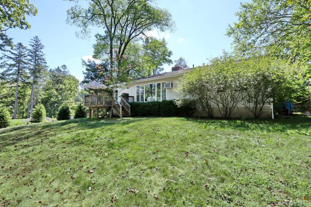96 Collyer Avenue, New City, NY 10956 - Photo 31 of 38