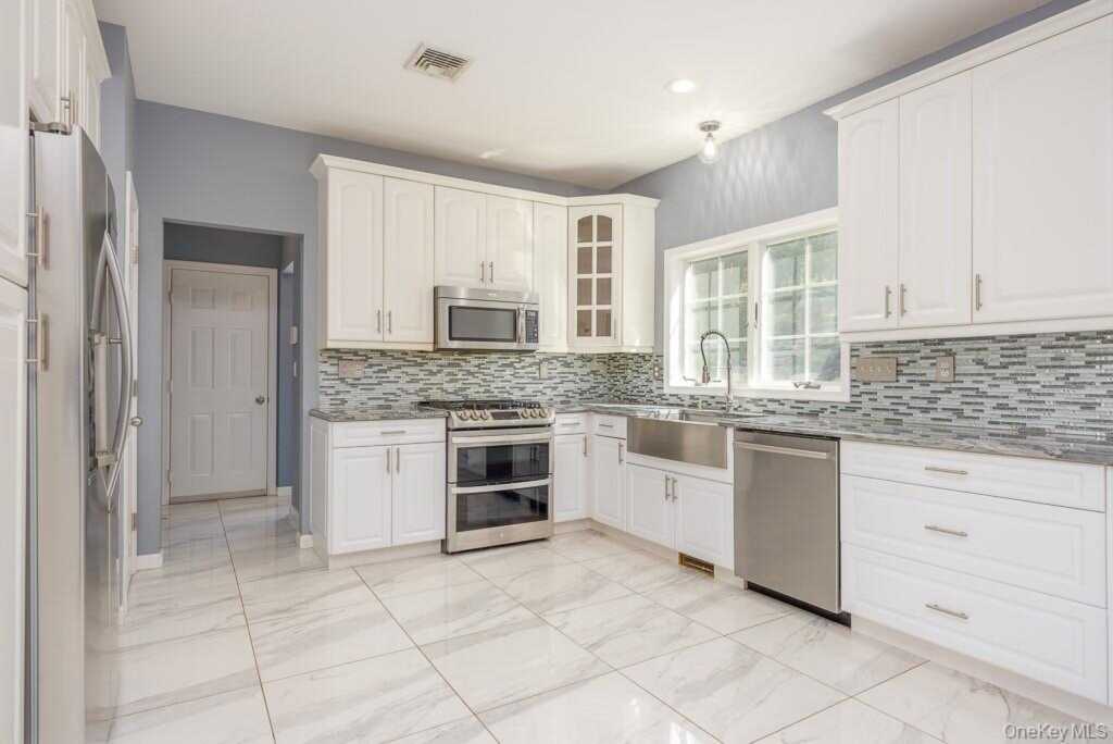 36 Dickens Street, Stony Point, NY 10980 - Photo 12 of 48