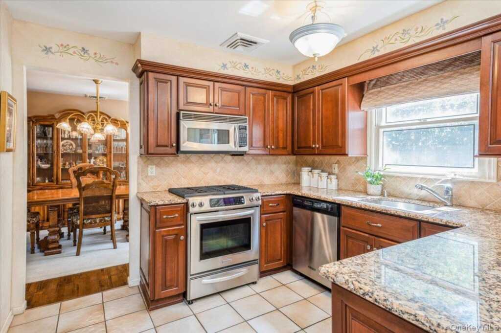 3 Termakay Drive, New City, NY 10956 - Photo 8 of 26