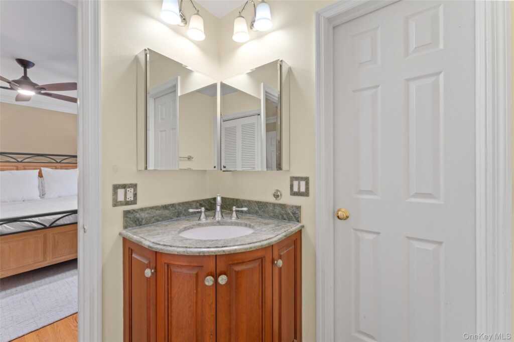 114 Oxford Road, New Rochelle, NY 10804 - Photo 13 of 29
