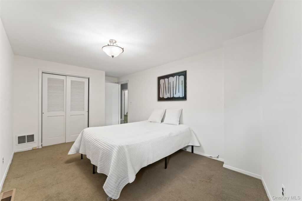 114 Oxford Road, New Rochelle, NY 10804 - Photo 22 of 29