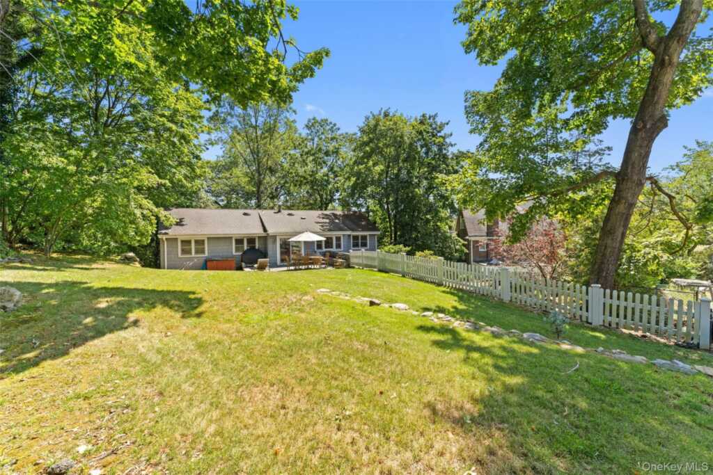 114 Oxford Road, New Rochelle, NY 10804 - Photo 24 of 29
