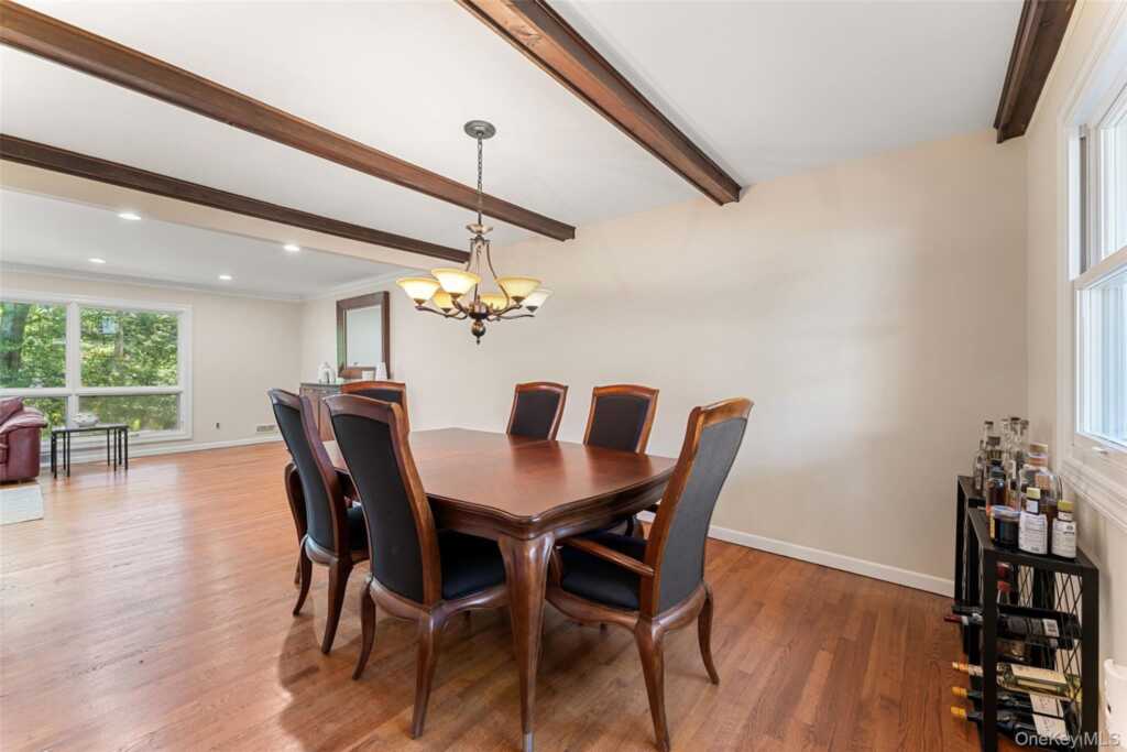 114 Oxford Road, New Rochelle, NY 10804 - Photo 6 of 29
