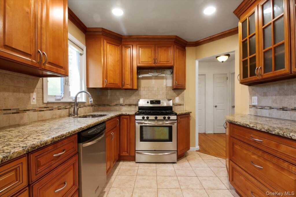 17 Wenzel Lane, Stony Point, NY 10980 - Photo 7 of 28