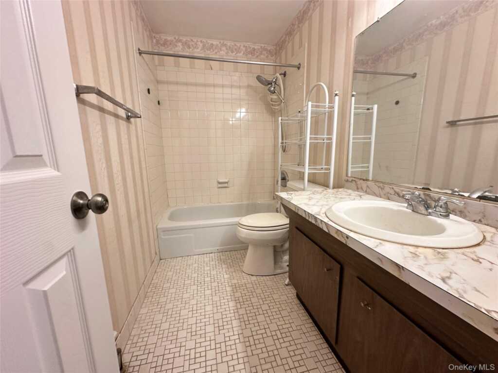 14 Delaware Drive, Nyack, NY 10960 - Photo 15 of 28