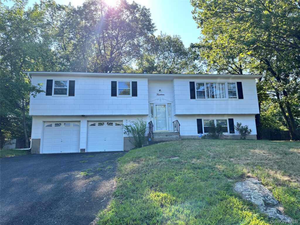 14 Delaware Drive, Nyack, NY 10960 - Photo 2 of 28