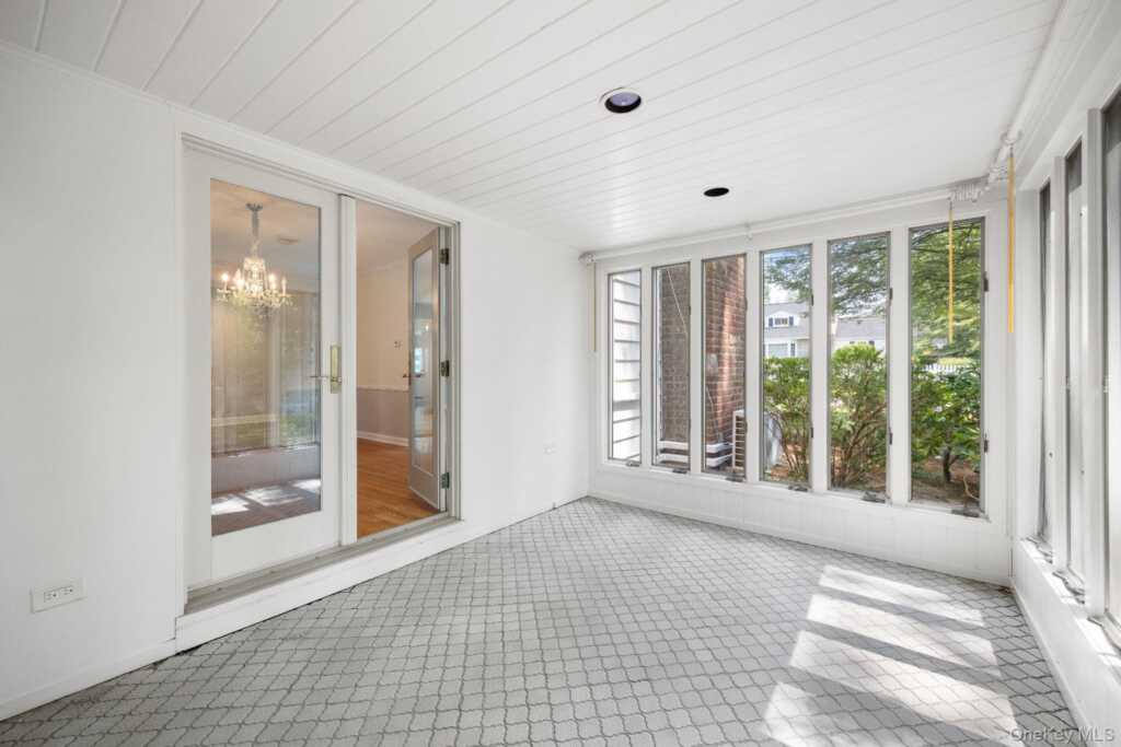 1 Blackthorn Lane, White Plains, NY 10606 - Photo 13 of 28