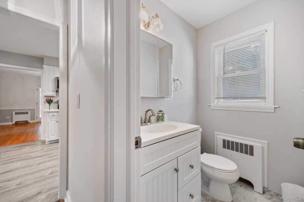 1 Blackthorn Lane, White Plains, NY 10606 - Photo 14 of 28