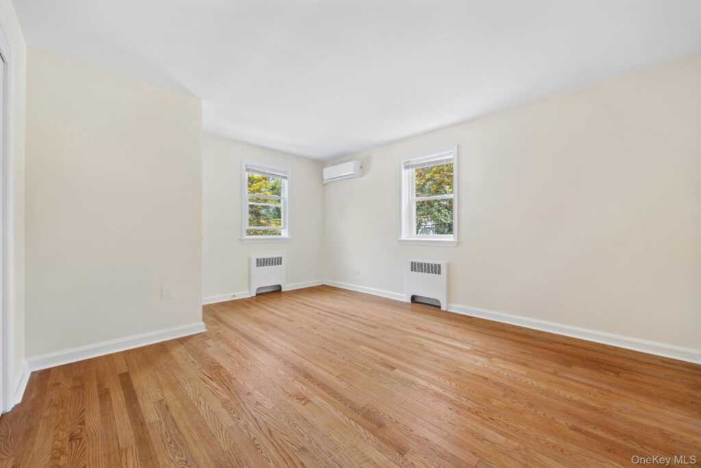 1 Blackthorn Lane, White Plains, NY 10606 - Photo 22 of 28