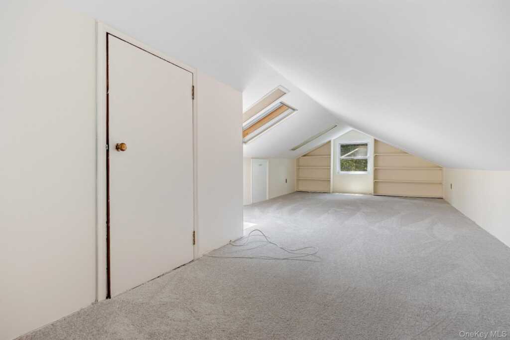 1 Blackthorn Lane, White Plains, NY 10606 - Photo 24 of 28