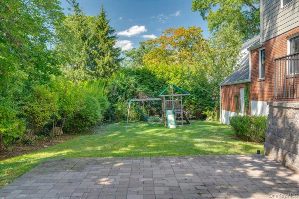 115 Davis Avenue, White Plains, NY 10605 - Photo 19 of 26