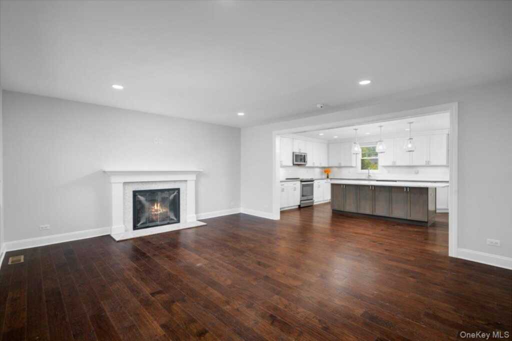 115 Davis Avenue, White Plains, NY 10605 - Photo 3 of 26