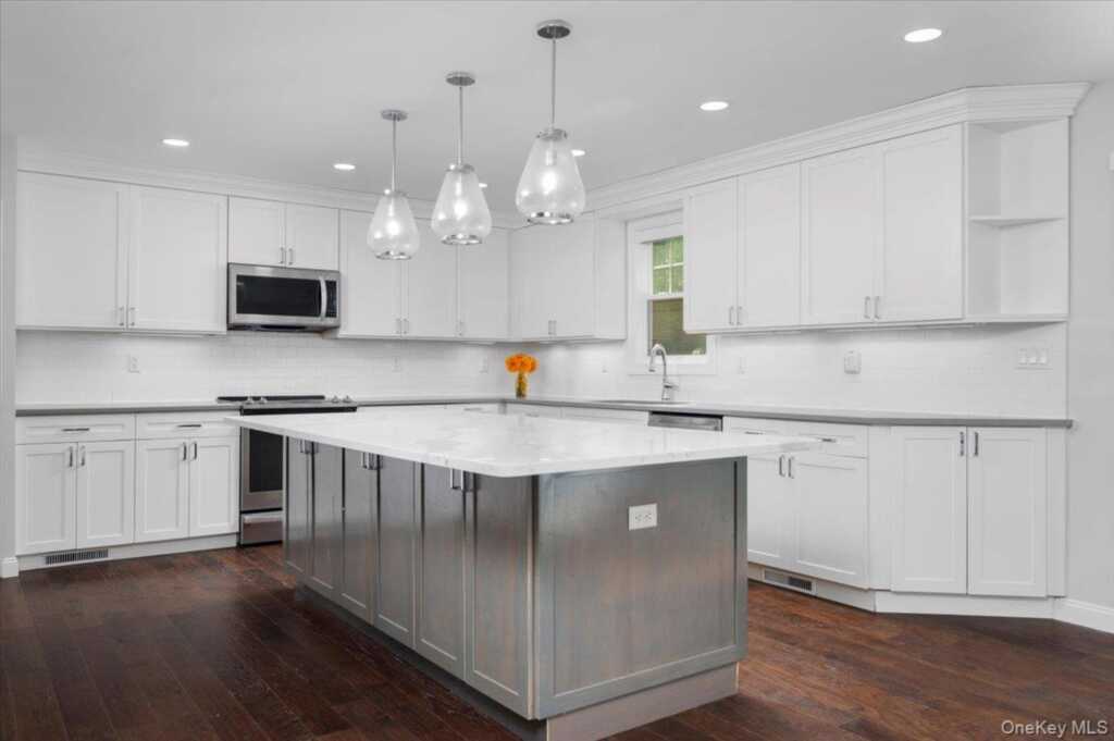 115 Davis Avenue, White Plains, NY 10605 - Photo 5 of 26