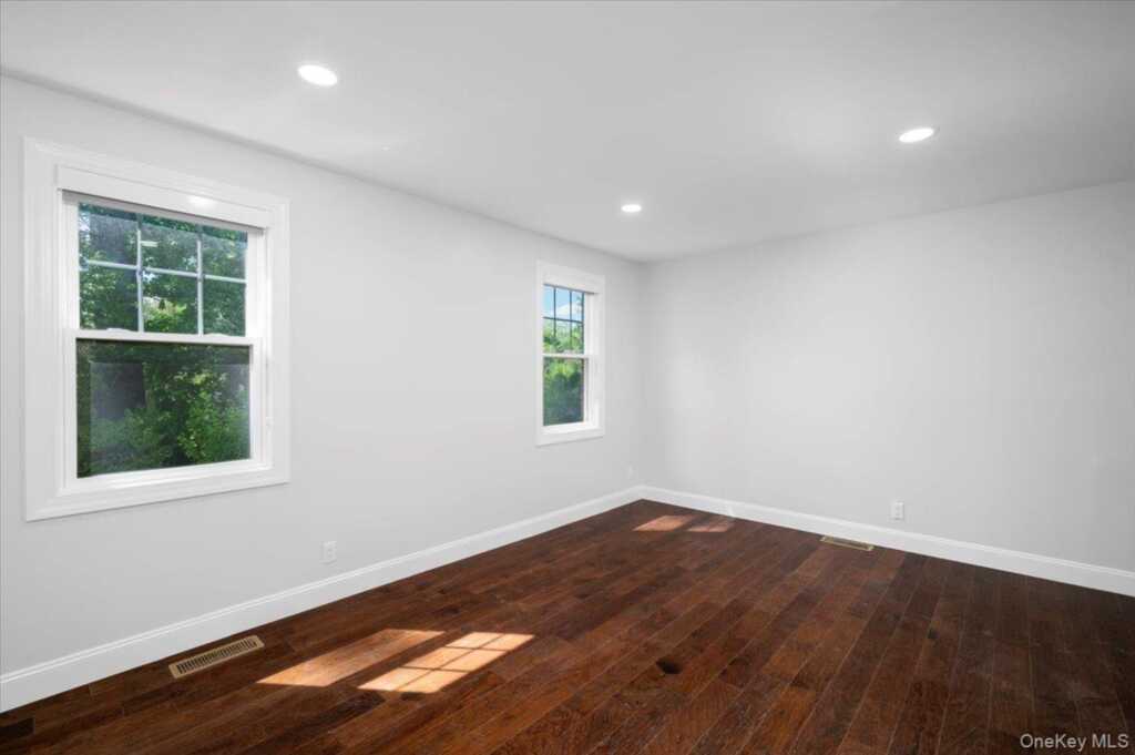 115 Davis Avenue, White Plains, NY 10605 - Photo 8 of 26