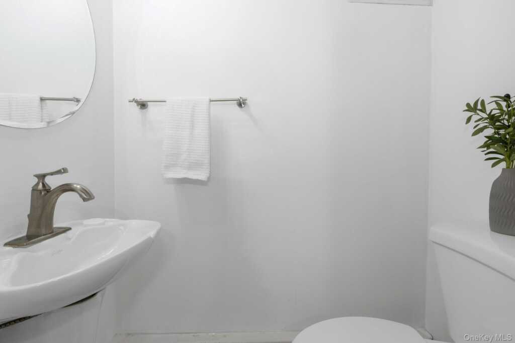 905 Route 9W, Nyack, NY 10960 - Photo 14 of 44