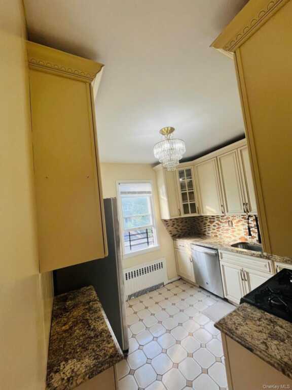 51 Howard Parkway, Unit #2, New Rochelle, NY 10801 - Photo 10 of 12